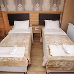 Hotel Grand Lara