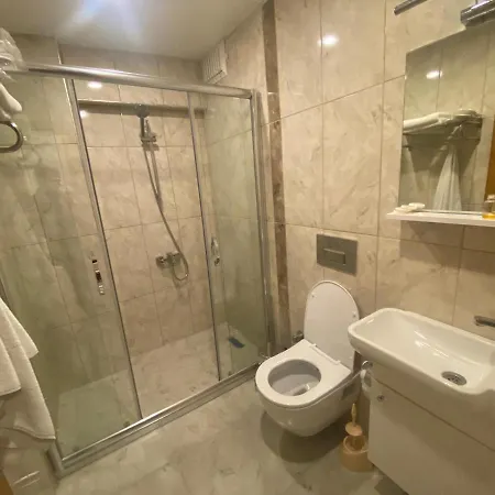 Hotell Grand Lara 2*