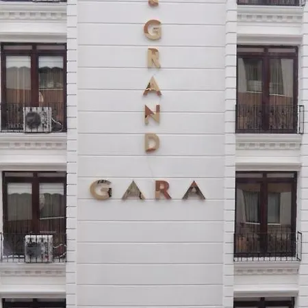 Grand Lara