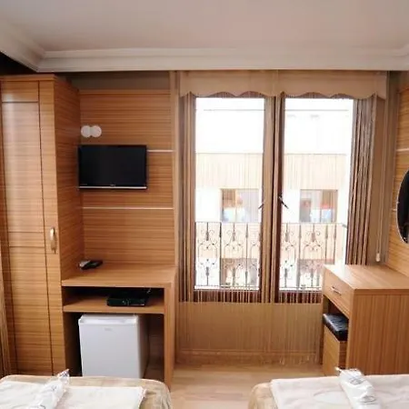 Hotell Grand Lara 2*